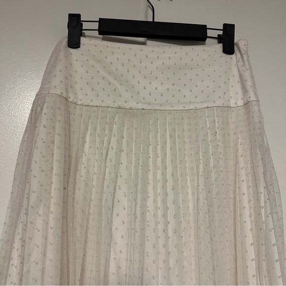 Unbranded Cream Textured Tulle Overlay Gathered Midi Skirt Size 8 - Picture 2 of 7